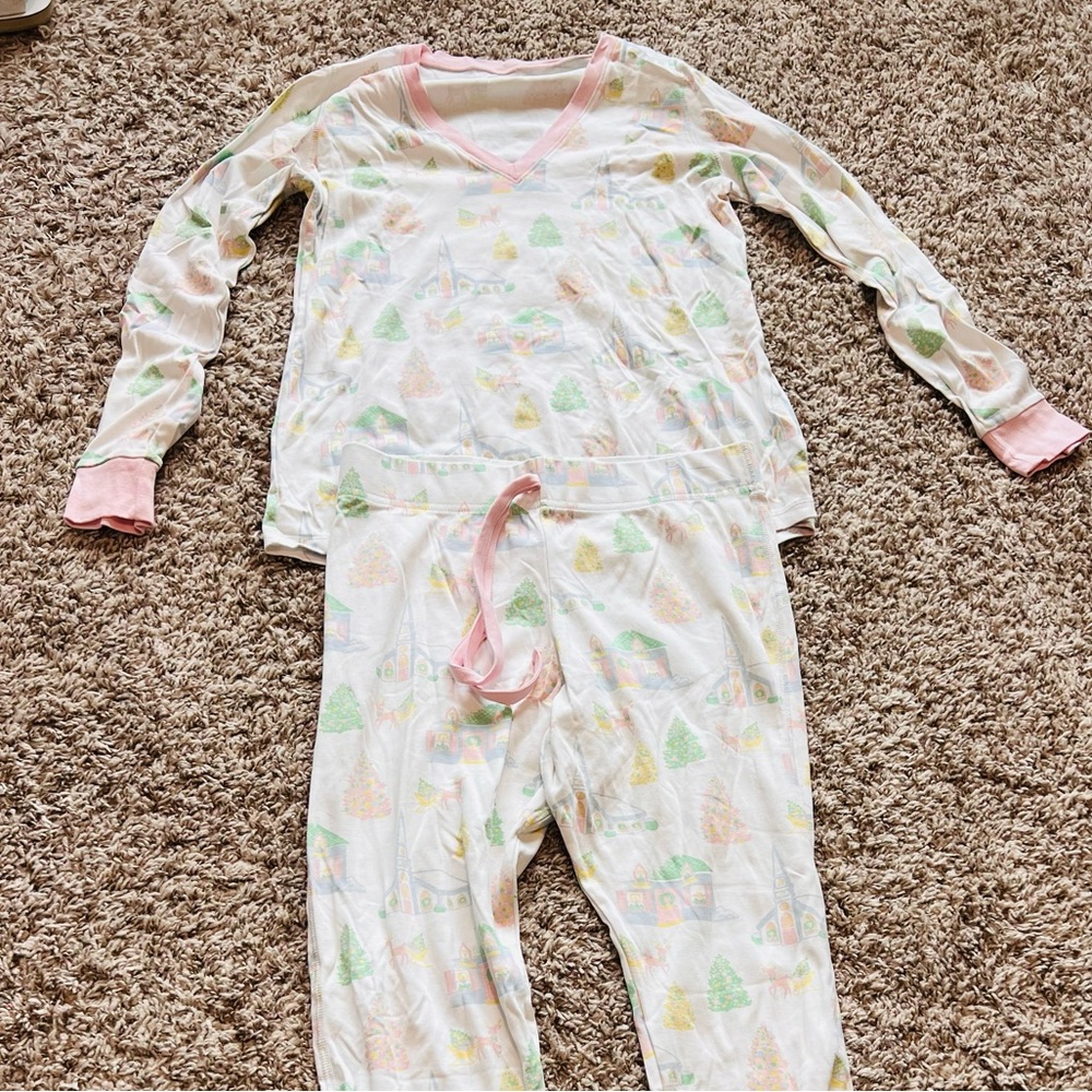 TBBC women’s Small Christmas pajamas